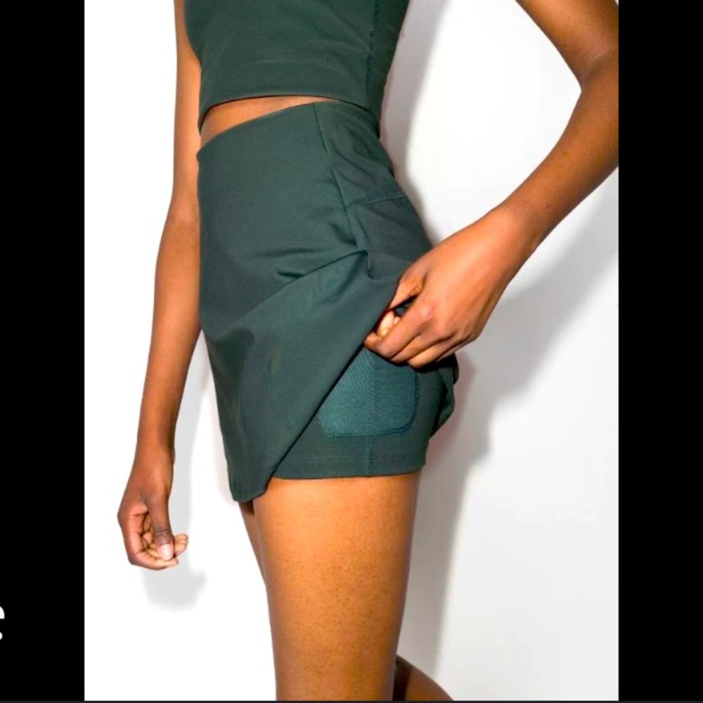 Girlfriend Collective green skort / skirt. XS. EUC